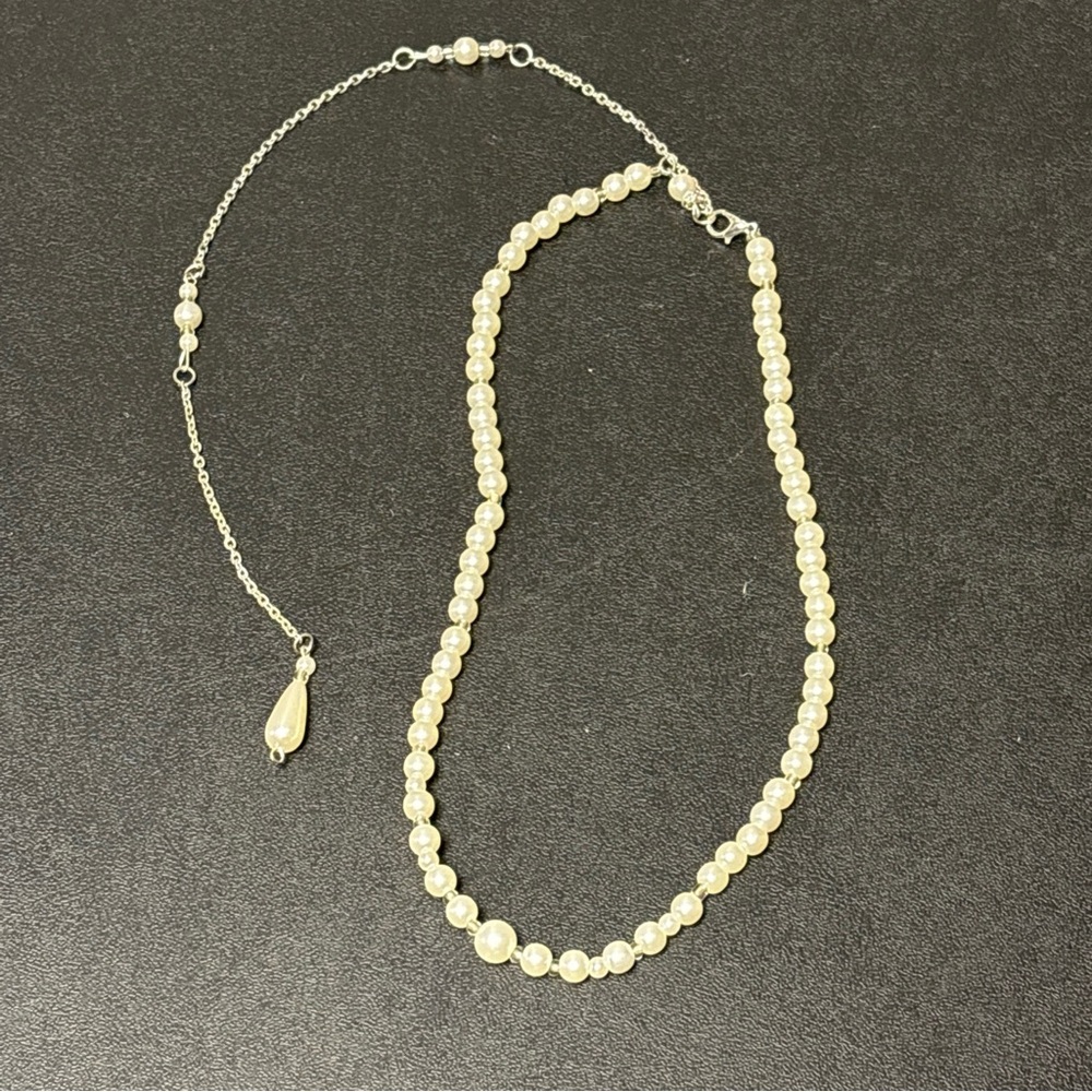 Elegant Pearl Necklace with Silver Chain